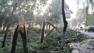 Po vyčíňaní silného vetra zomrelo v Rusku deväť ľudí. Boli medzi nimi aj deti